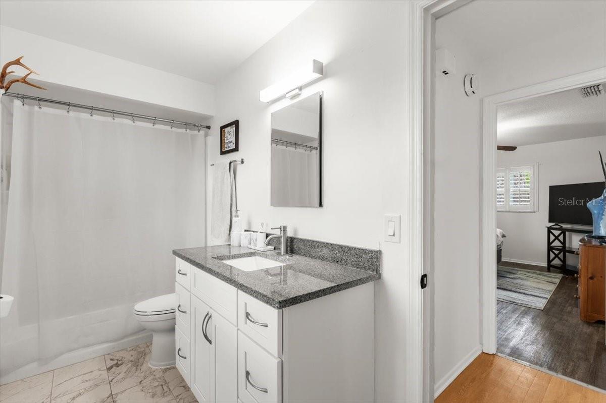 Image 20 of 31 For 704 Lynn Avenue