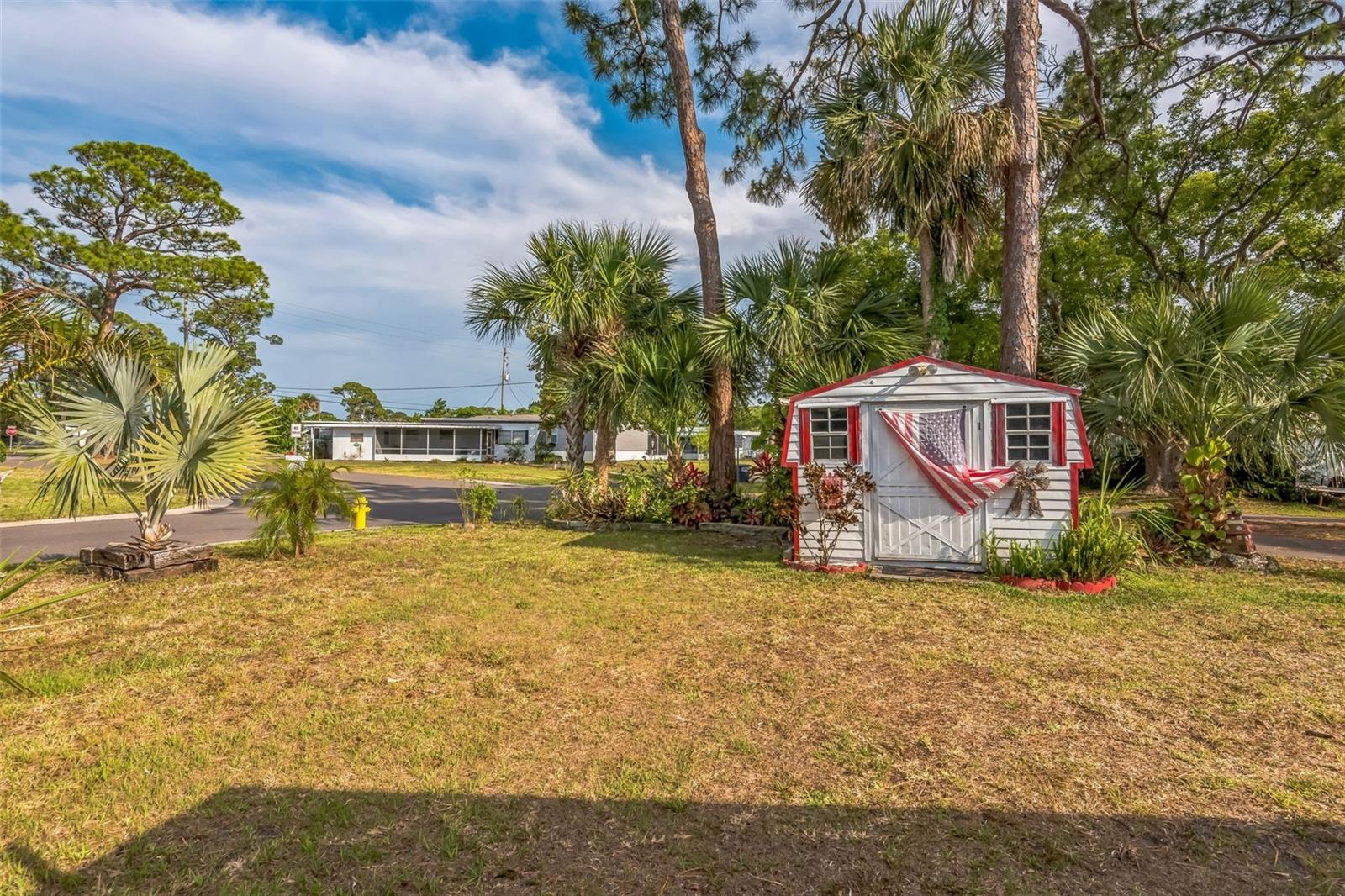Image 11 of 38 For 5224 Pineland Avenue