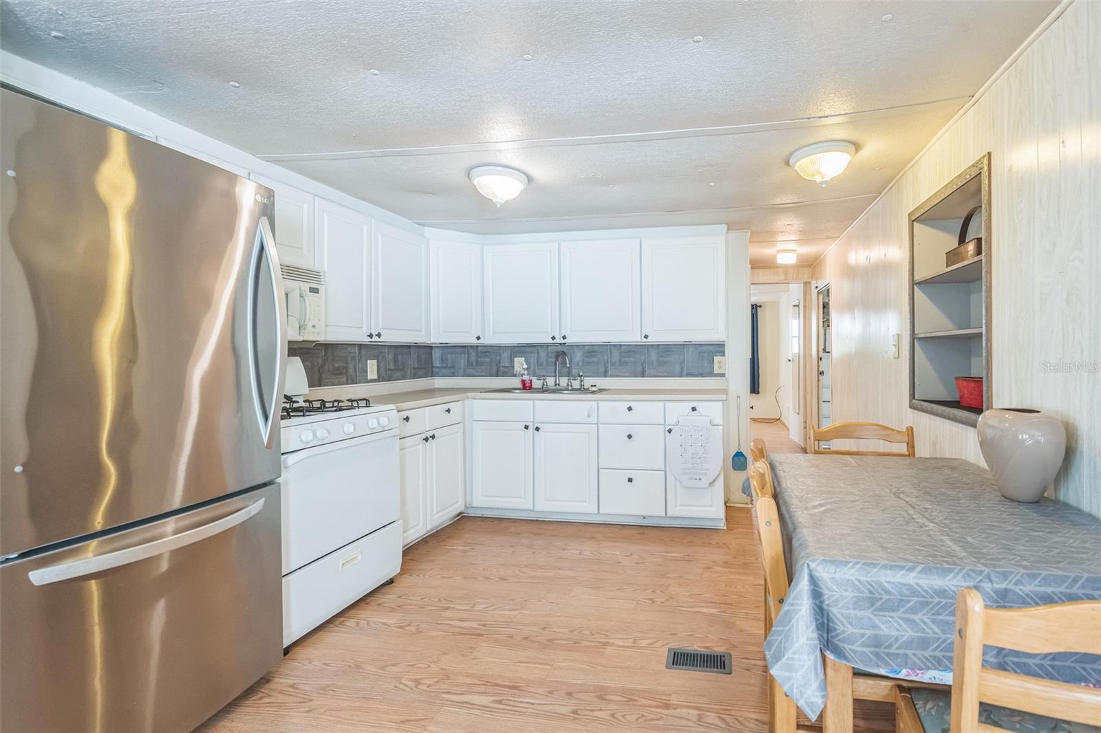 Image 22 of 38 For 5224 Pineland Avenue
