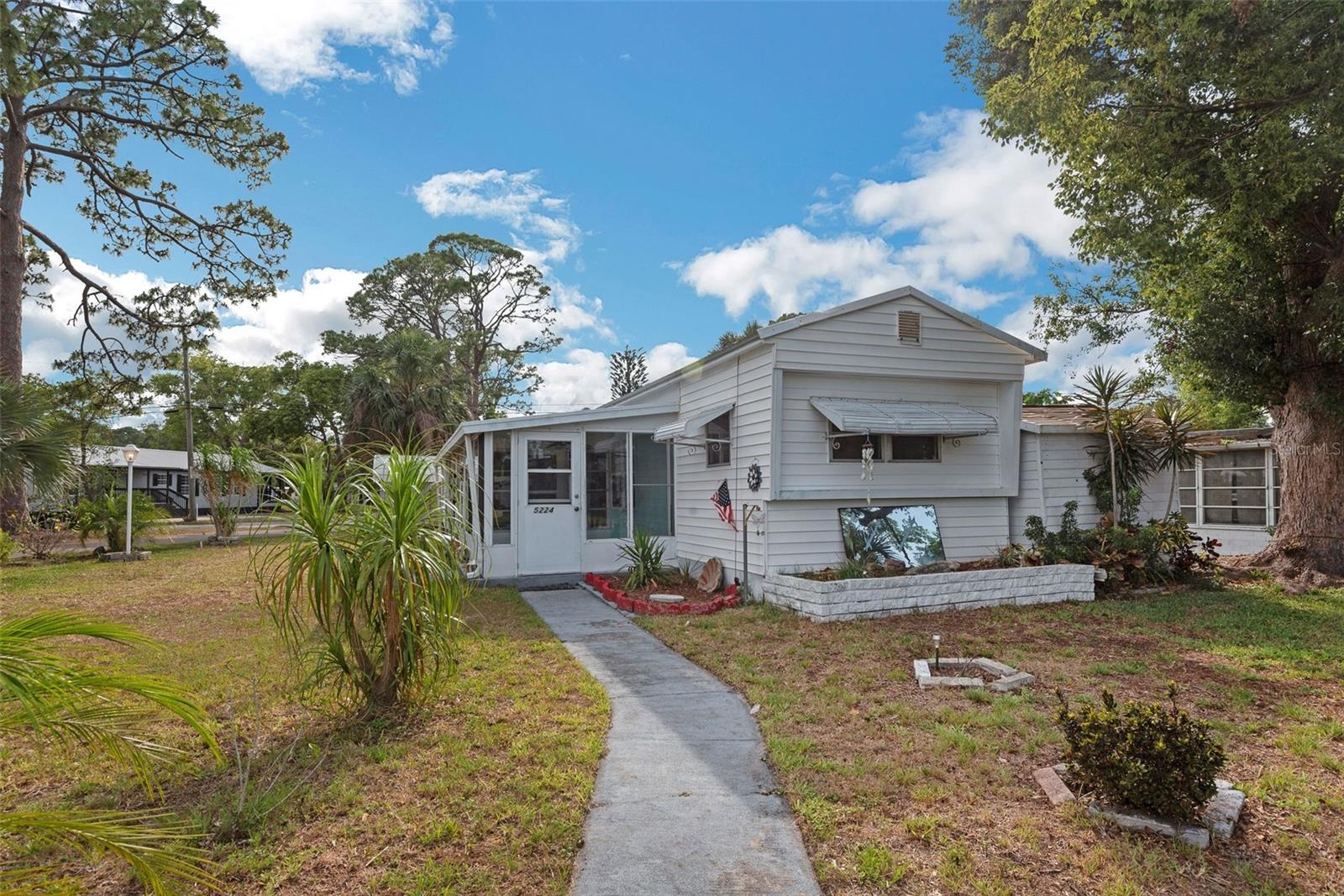 Image 3 of 38 For 5224 Pineland Avenue