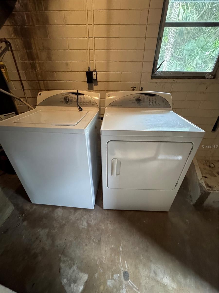 Image 12 of 13 For 905 Locust Street