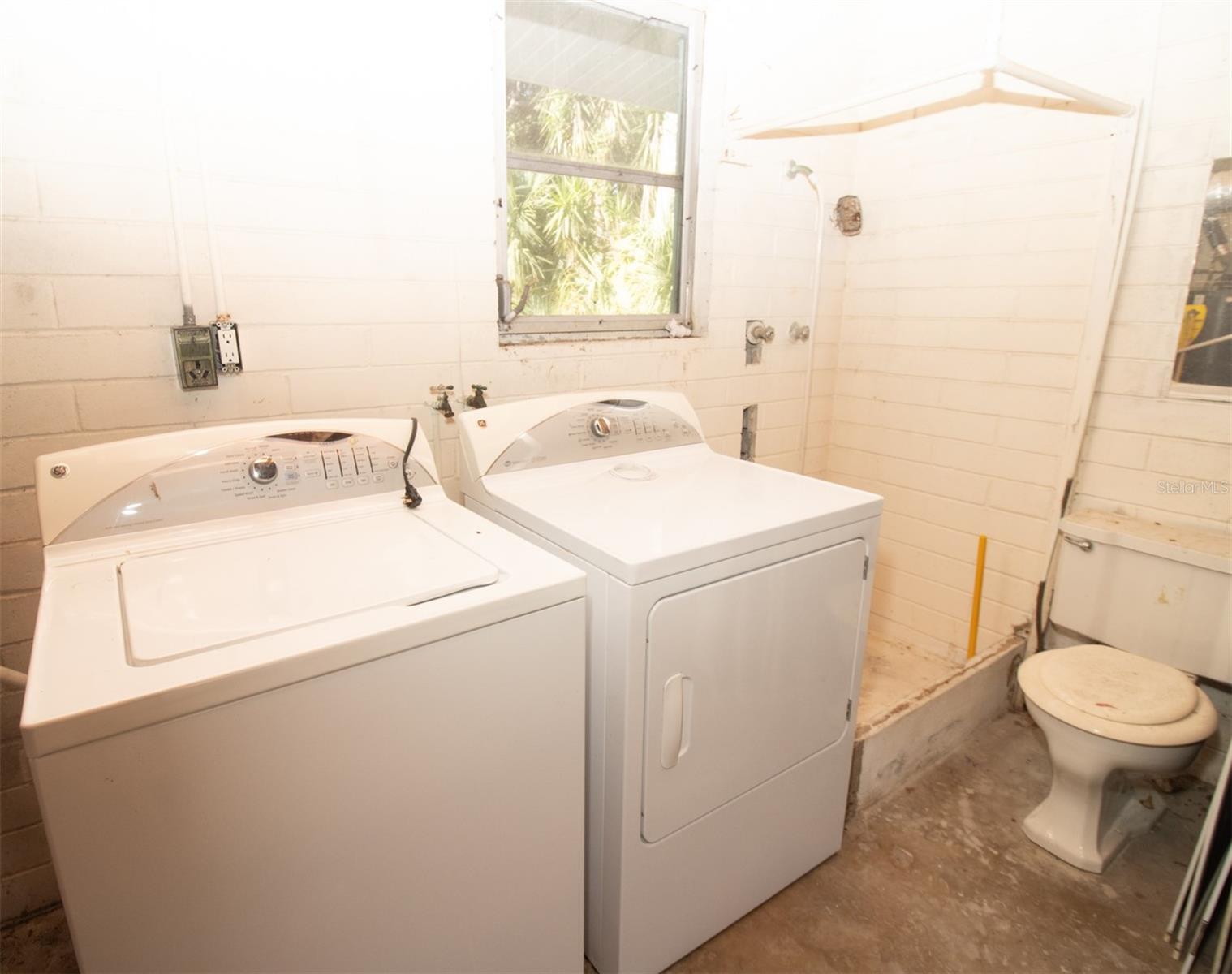 Image 20 of 24 For 905 Locust Street