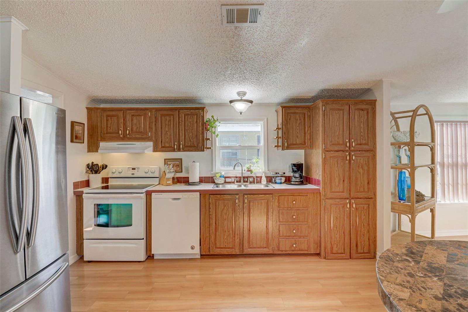 Image 15 of 56 For 4391 Maple Avenue