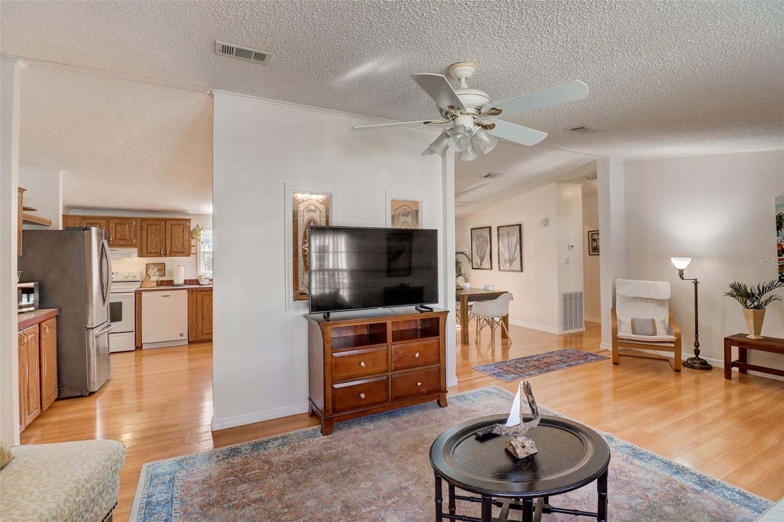 Image 9 of 56 For 4391 Maple Avenue