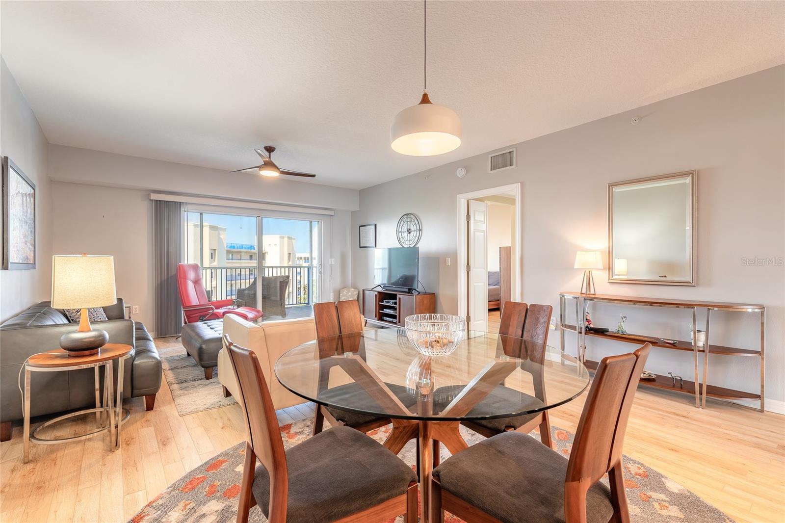 Image 28 of 50 For 5300 Atlantic Avenue 1-603