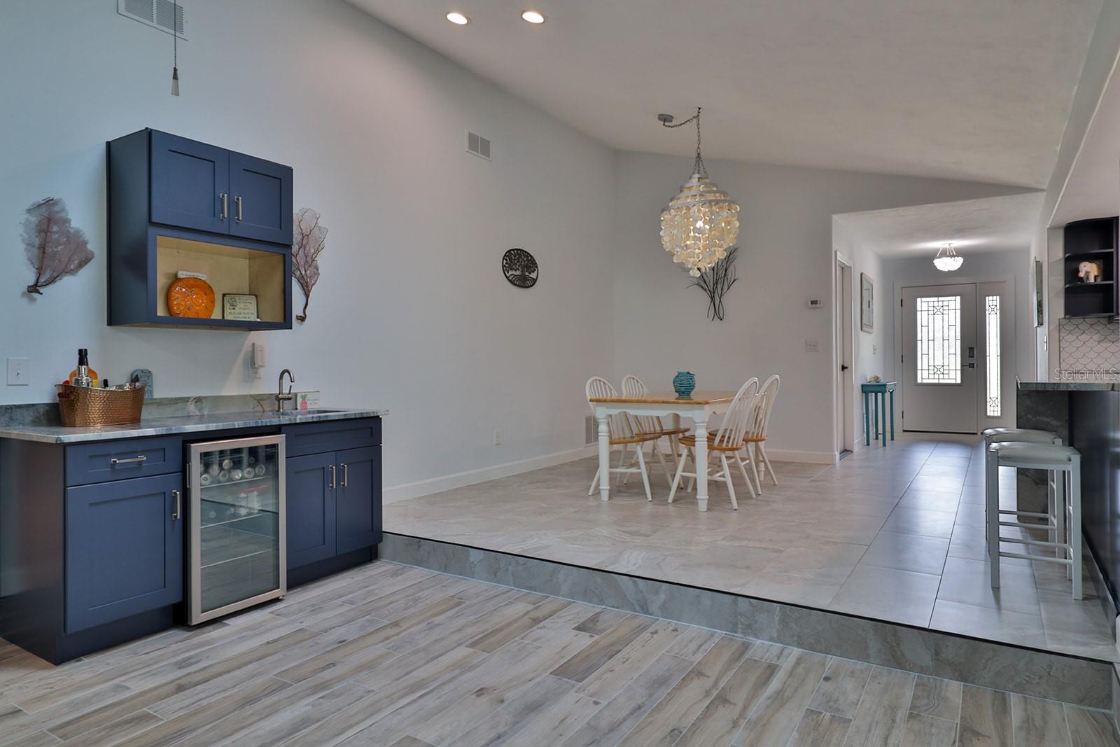 Image 11 of 30 For 475 Spruceview Drive