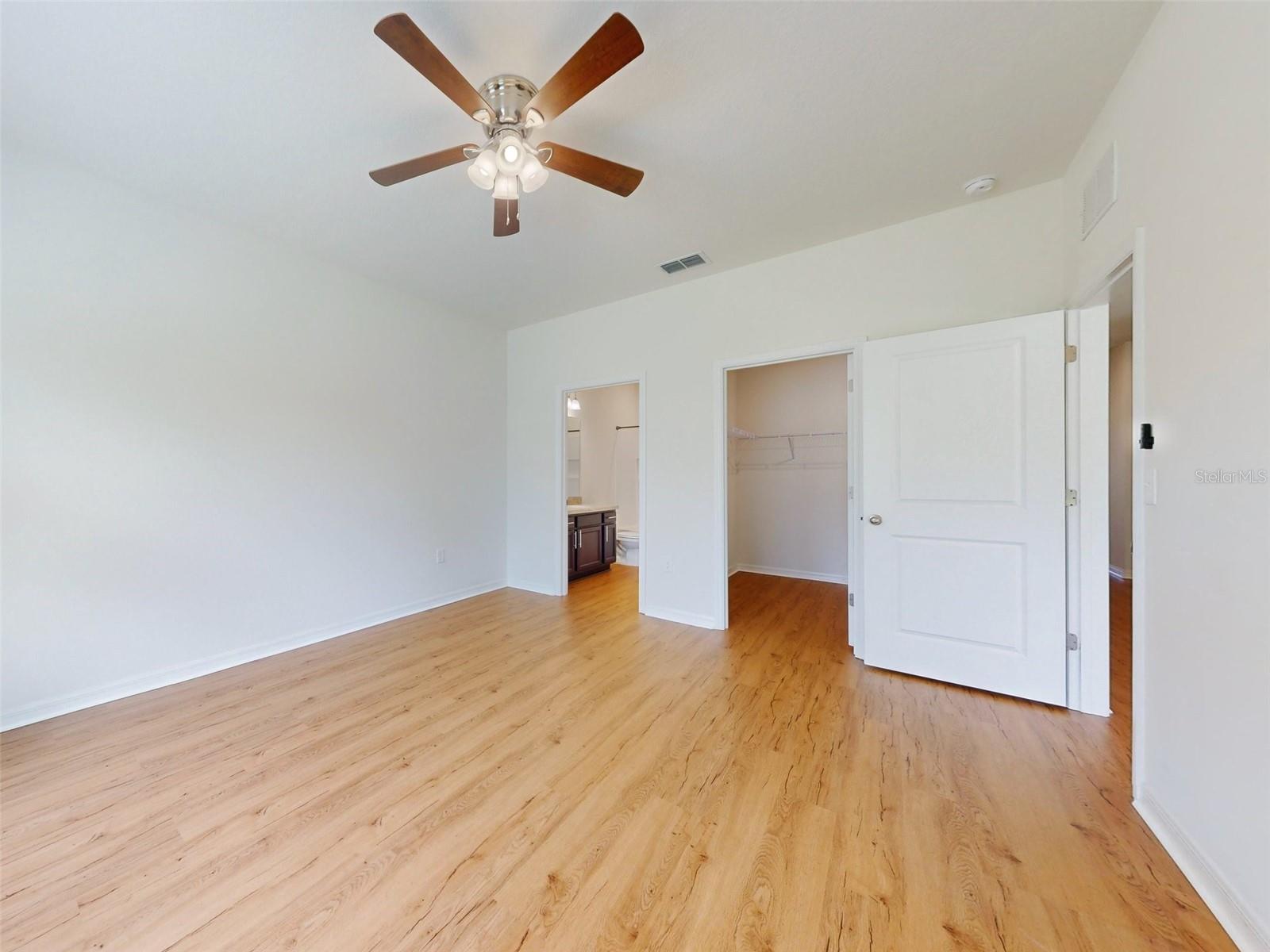 Image 40 of 100 For 534 Stowers Drive