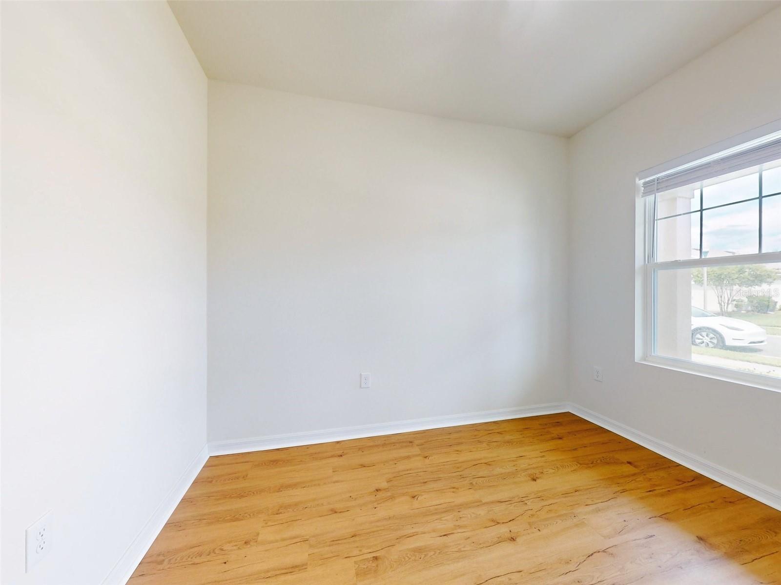 Image 7 of 100 For 534 Stowers Drive