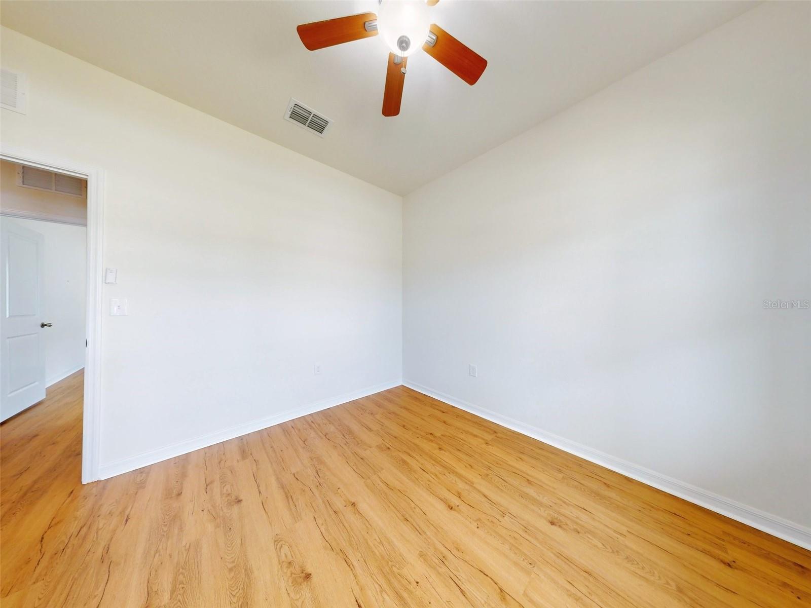 Image 8 of 100 For 534 Stowers Drive