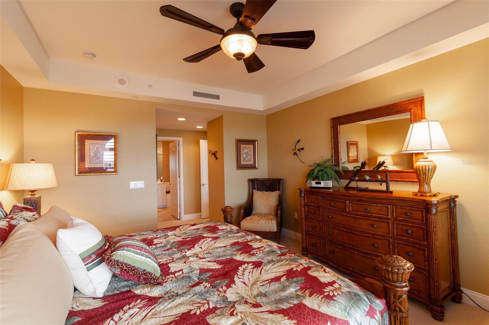 Image 17 of 58 For 265 Minorca Beach Way 902