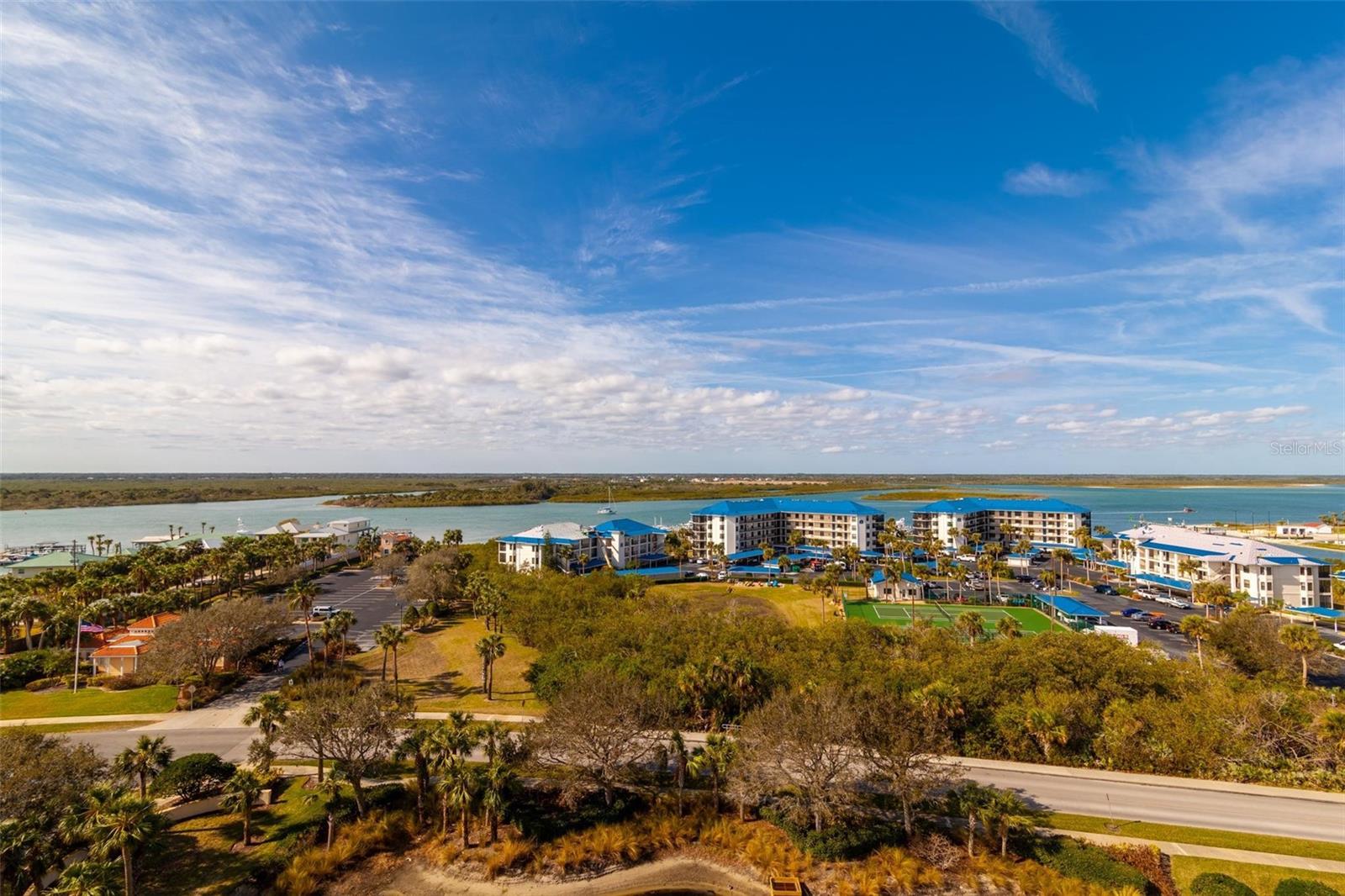 Image 19 of 58 For 265 Minorca Beach Way 902