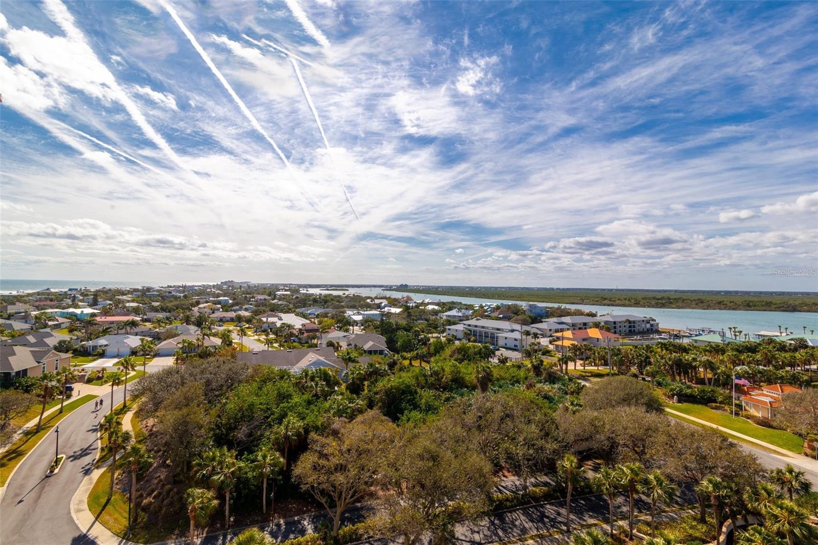 Image 22 of 58 For 265 Minorca Beach Way 902