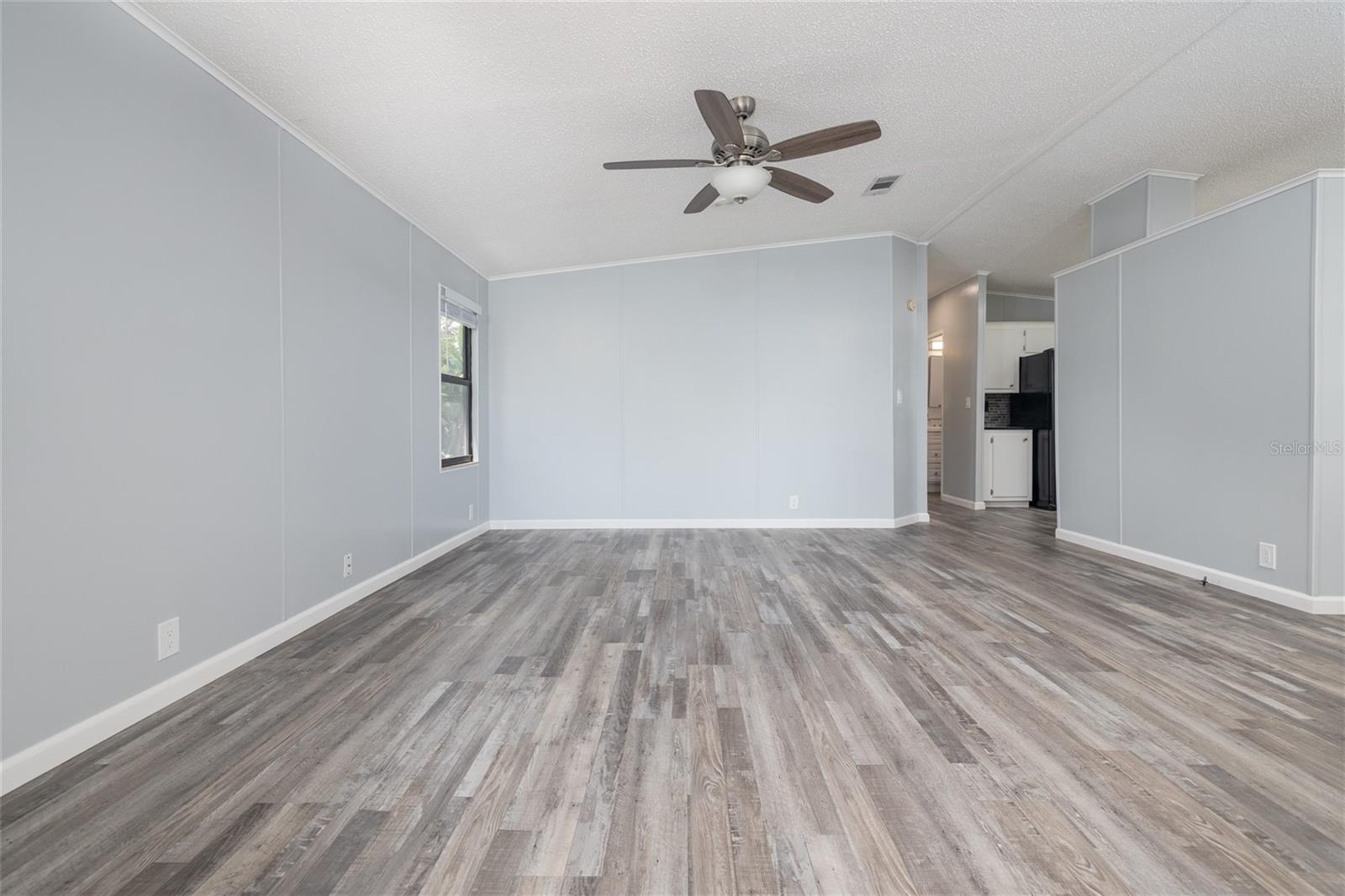 Image 14 of 53 For 209 Schooner Avenue
