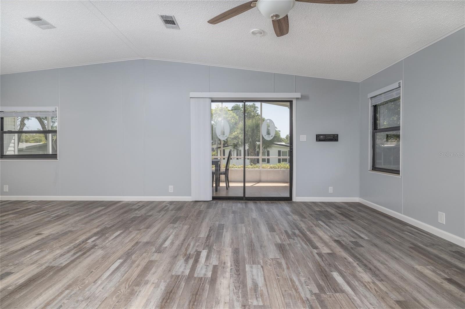 Image 16 of 53 For 209 Schooner Avenue