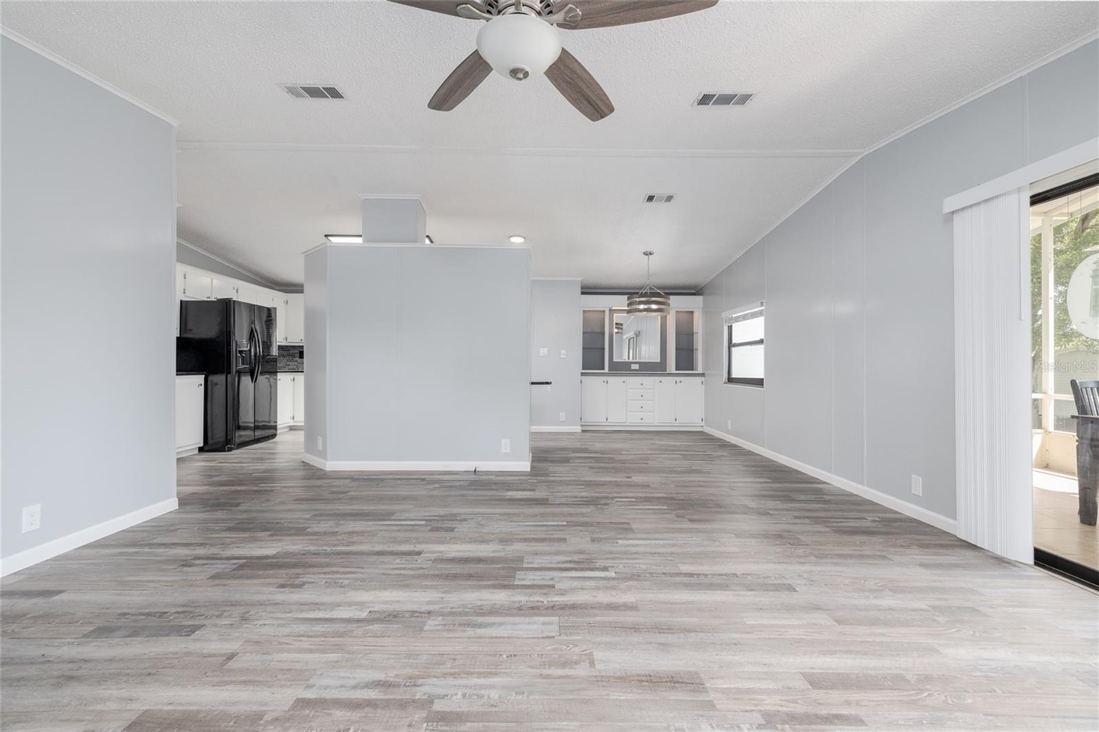 Image 17 of 53 For 209 Schooner Avenue