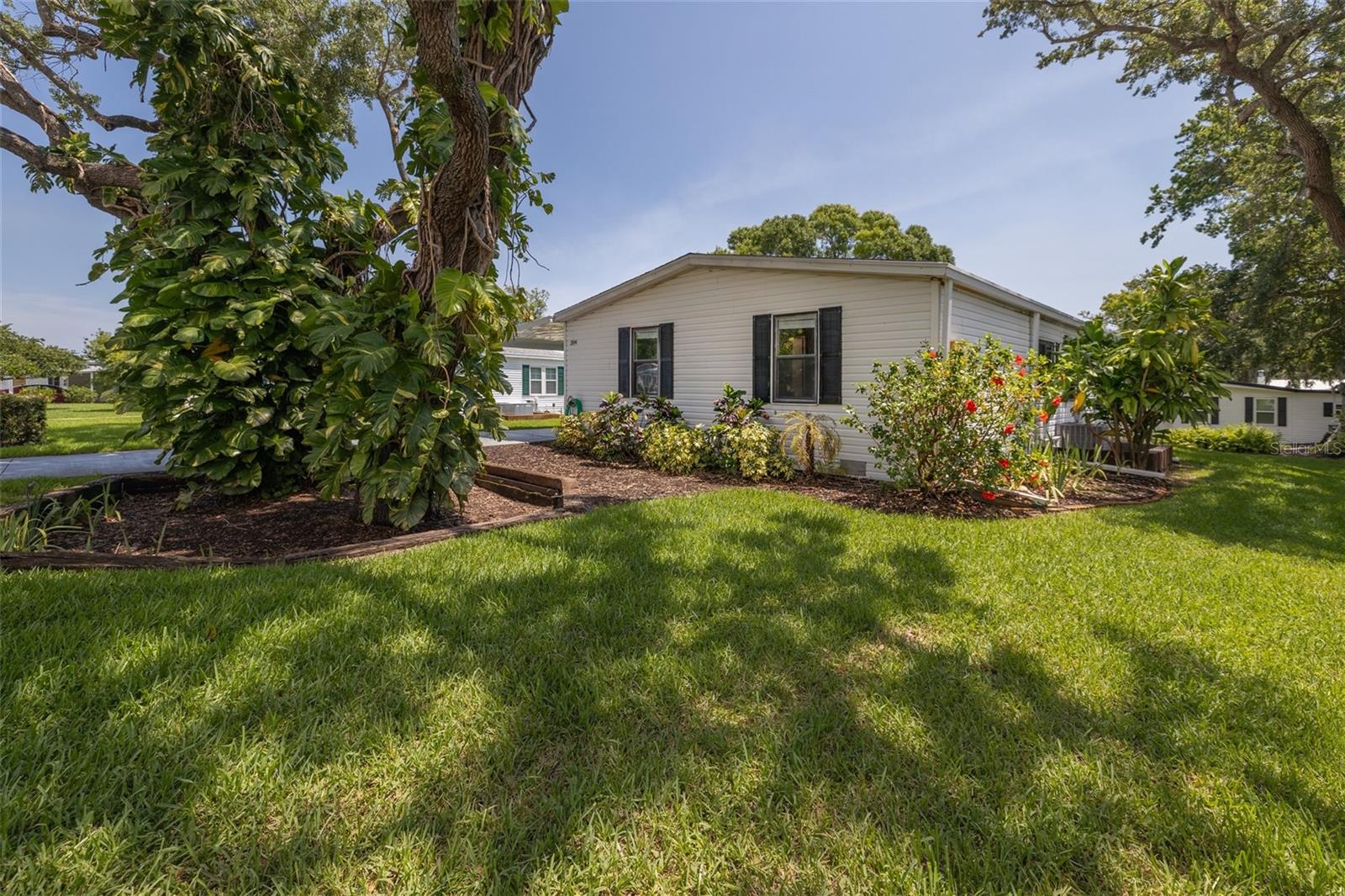 Image 9 of 53 For 209 Schooner Avenue