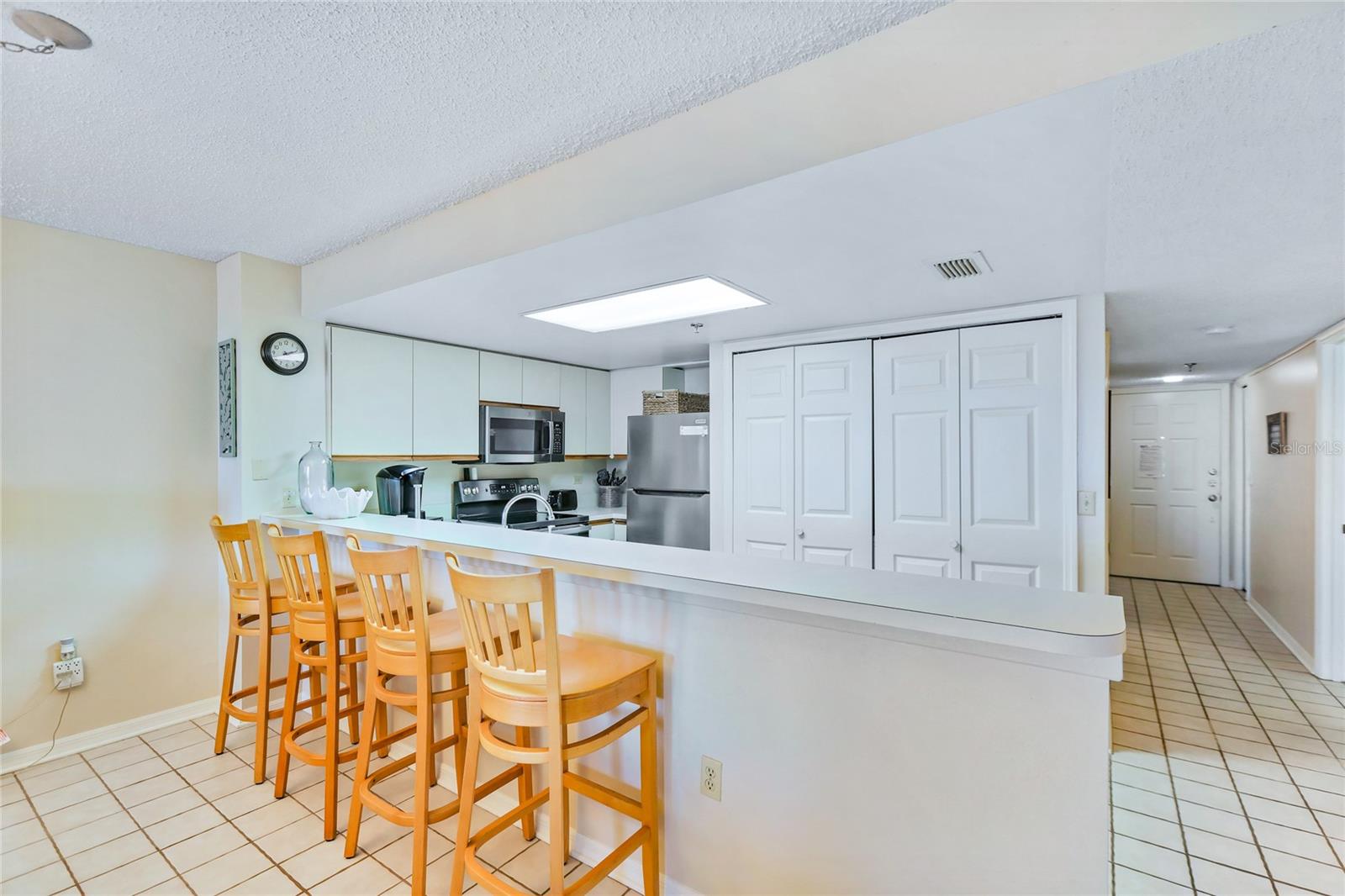 Image 17 of 35 For 6727 Turtlemound Road 318