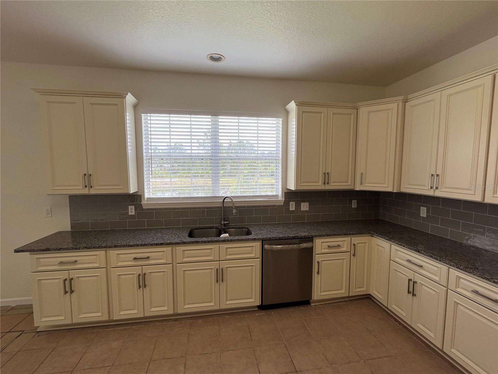 Image 7 of 41 For 101 Hagge Drive