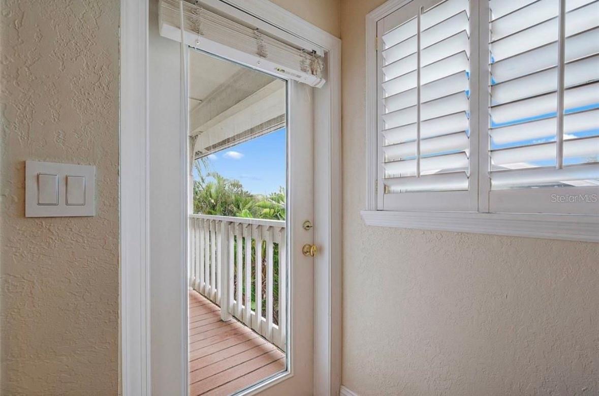 Image 21 of 71 For 334 7th Avenue N