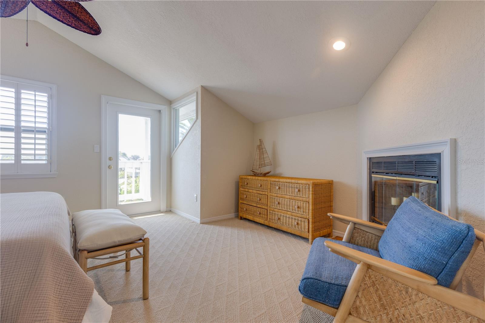 Image 57 of 71 For 334 7th Avenue N