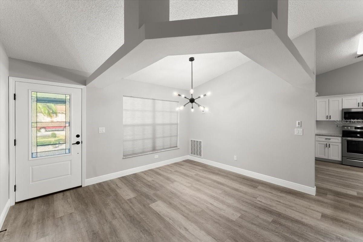 Image 5 of 39 For 2325 Lime Tree Drive