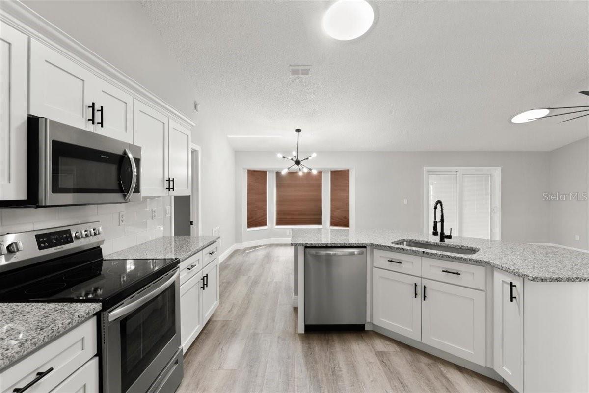 Image 8 of 39 For 2325 Lime Tree Drive