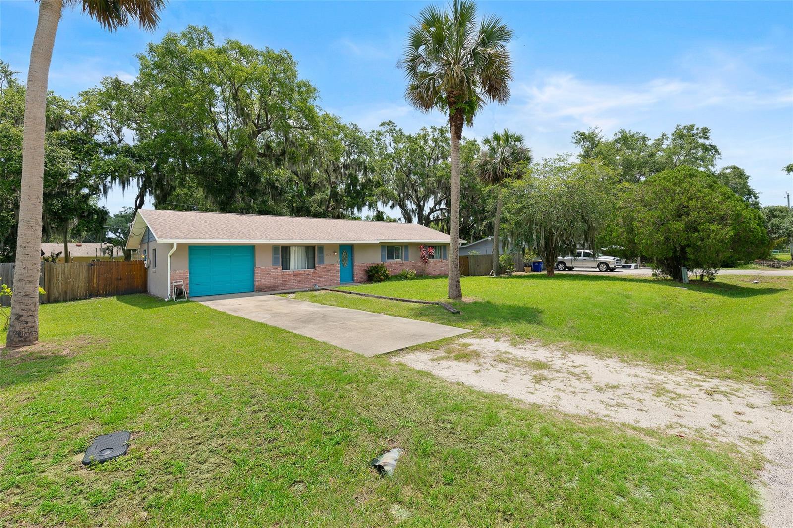 Image 4 of 35 For 1723 Needle Palm Drive