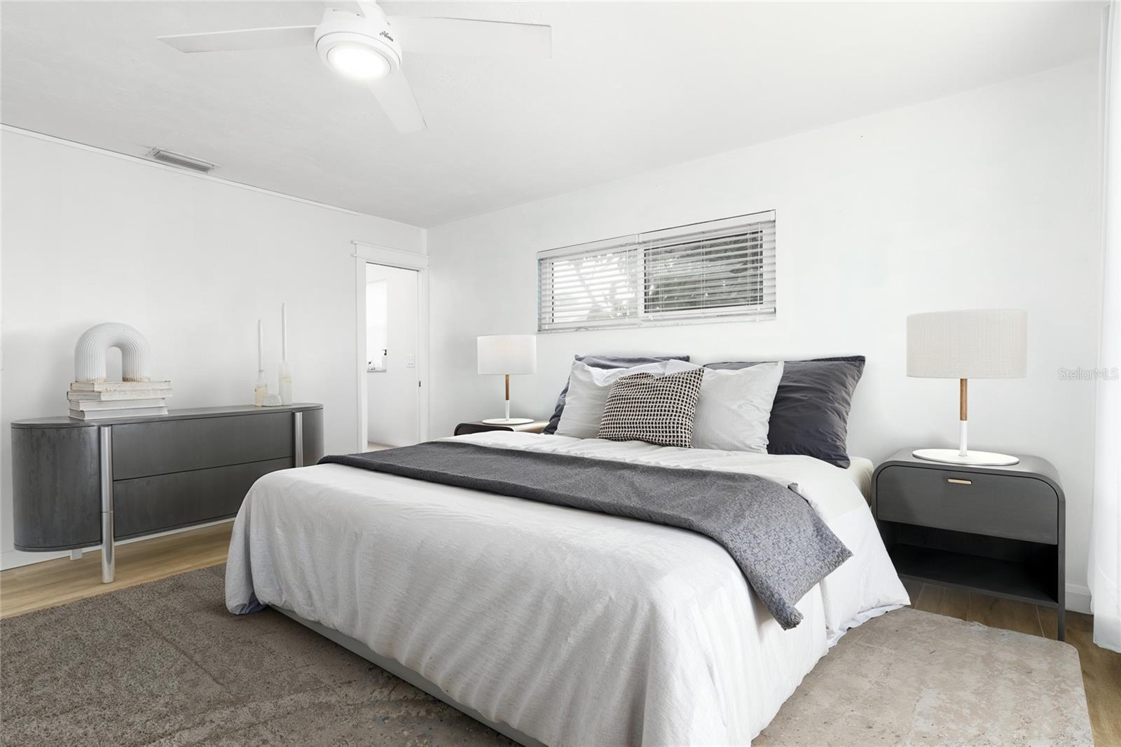 Listing photo id 15 for 25 Dolphin Avenue