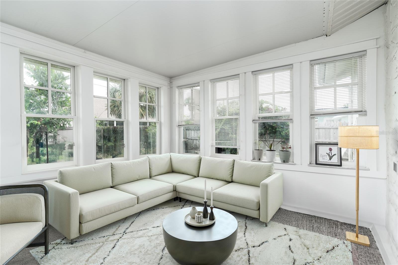 Listing photo id 18 for 25 Dolphin Avenue