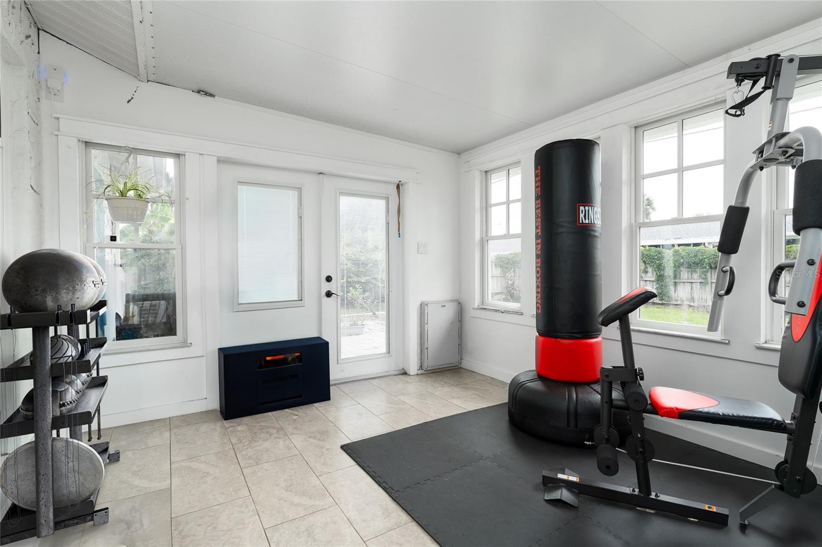 Listing photo id 19 for 25 Dolphin Avenue