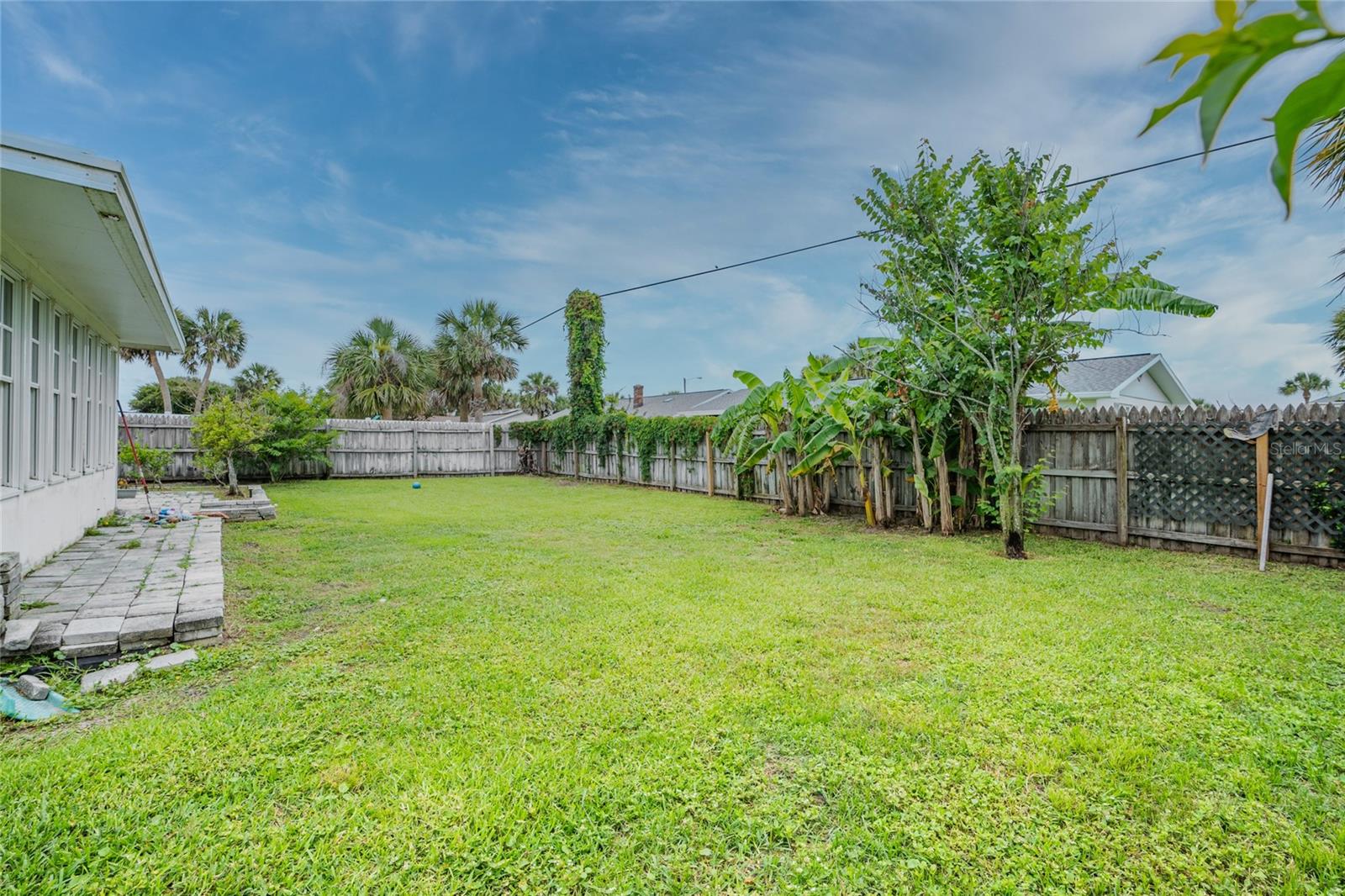 Listing photo id 20 for 25 Dolphin Avenue