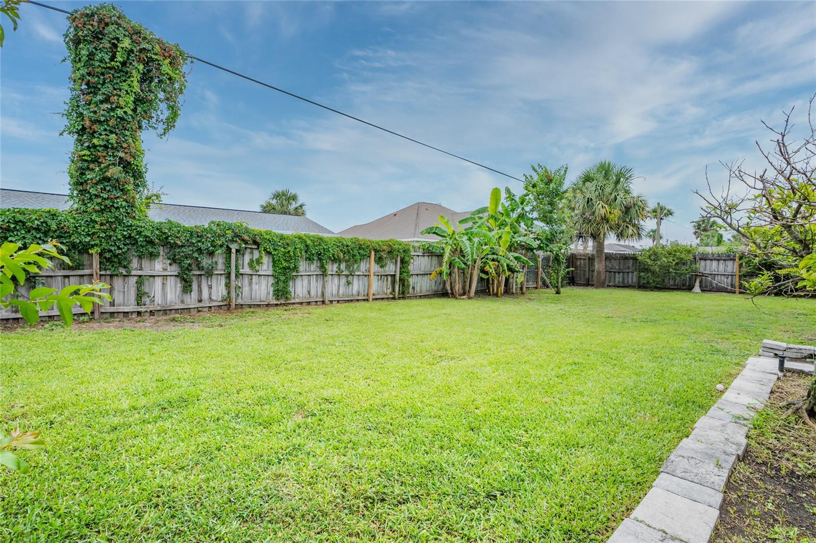 Listing photo id 22 for 25 Dolphin Avenue