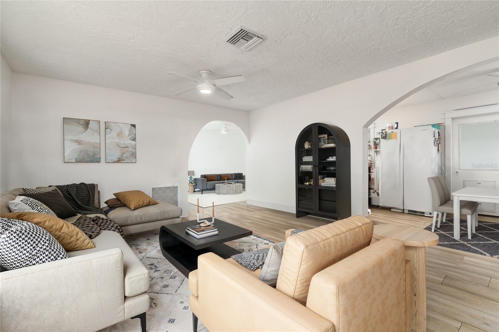 Listing photo id 5 for 25 Dolphin Avenue