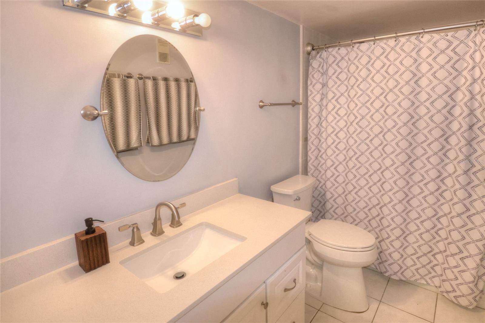 Image 21 of 38 For 4435 Atlantic Avenue 416