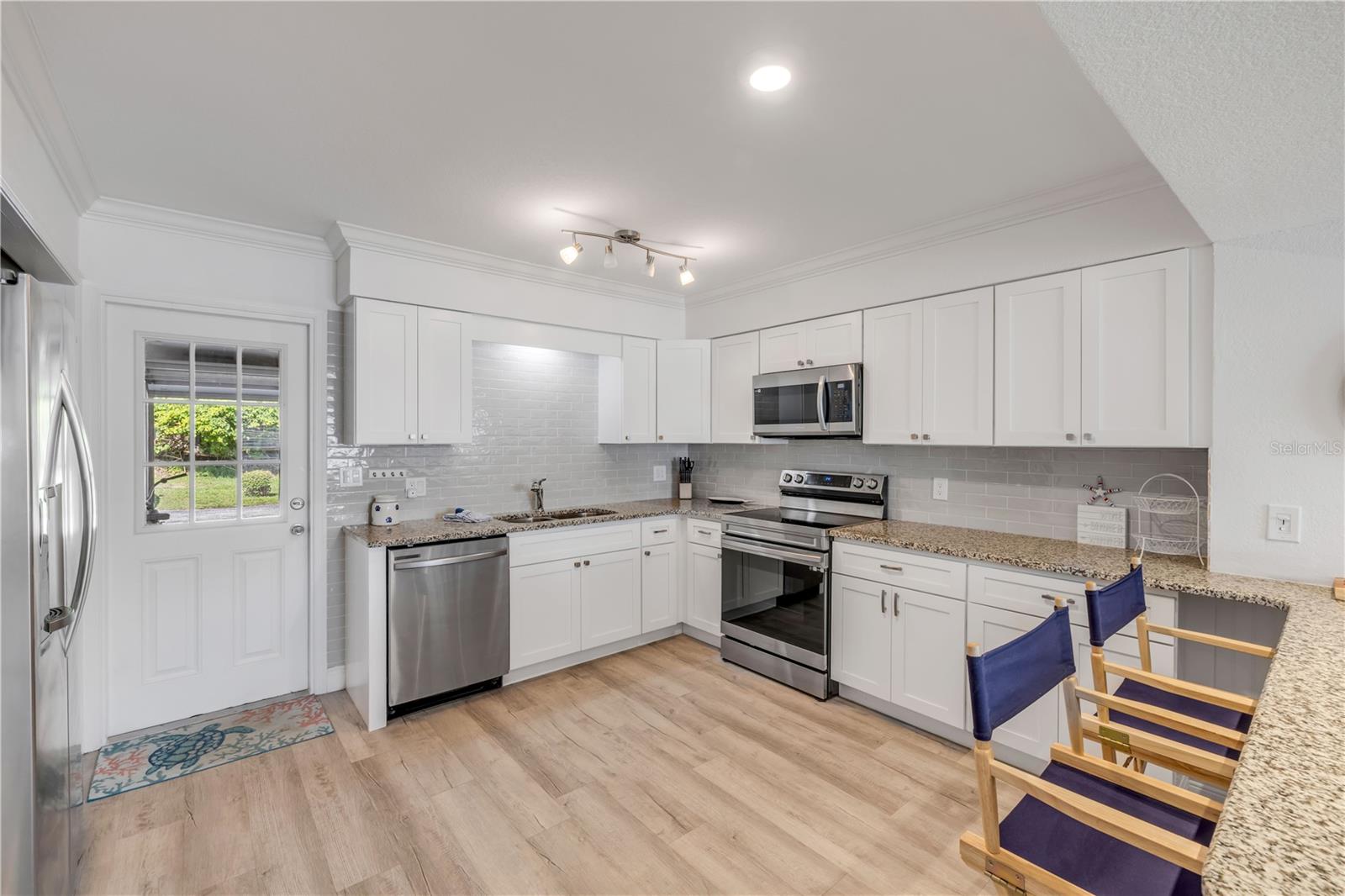 Image 16 of 34 For 2122 Atlantic Avenue 2122