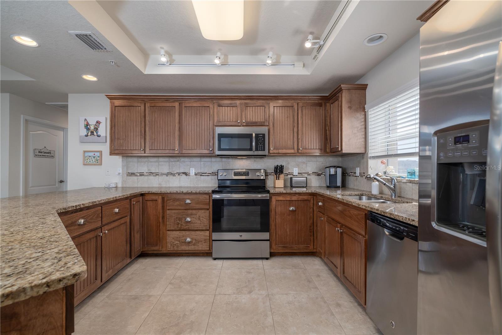Image 17 of 36 For 5300 Atlantic Avenue 20-507