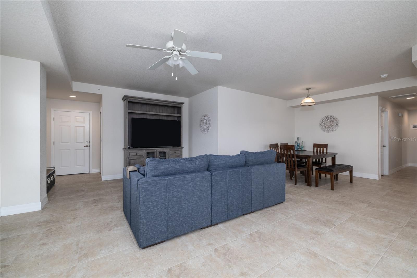 Image 5 of 36 For 5300 Atlantic Avenue 20-507