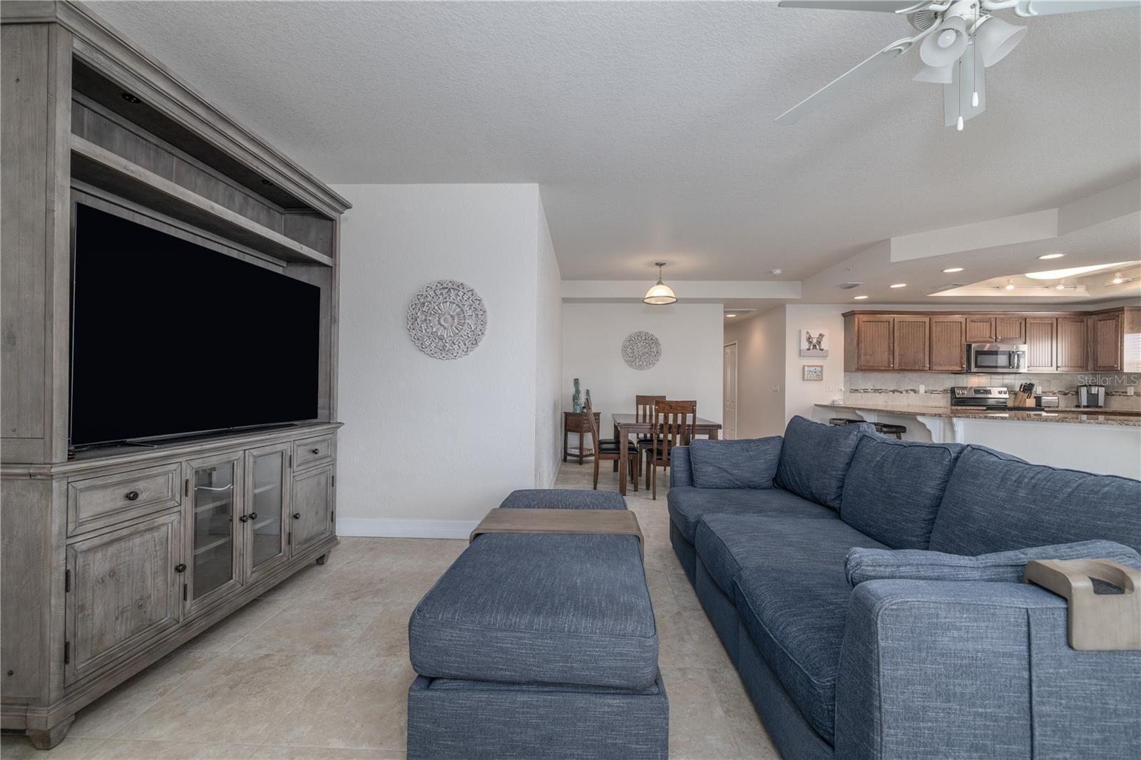 Image 6 of 36 For 5300 Atlantic Avenue 20-507
