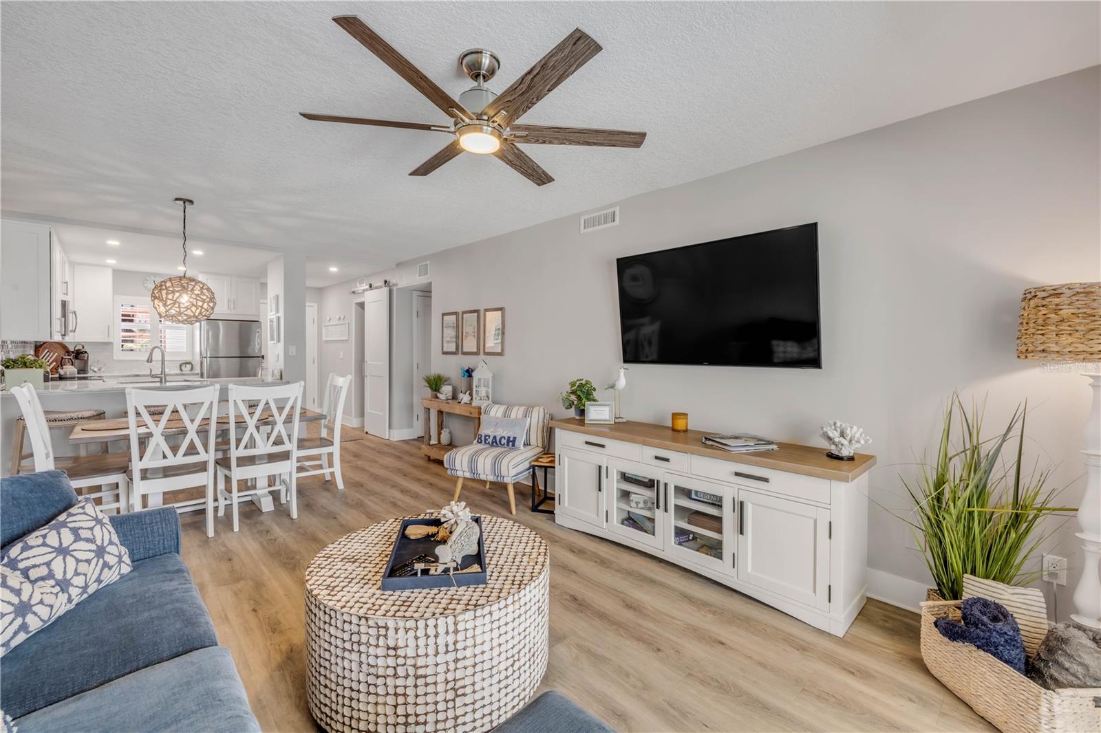 Image 18 of 60 For 4151 Atlantic Avenue 3090
