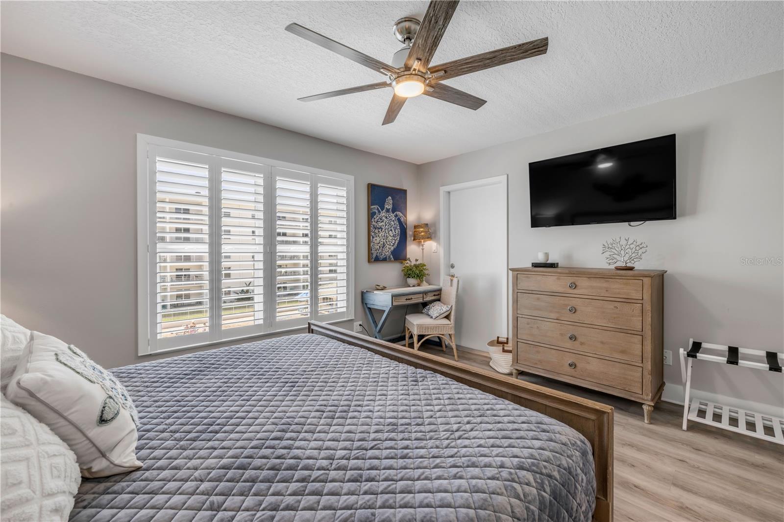 Image 23 of 60 For 4151 Atlantic Avenue 3090