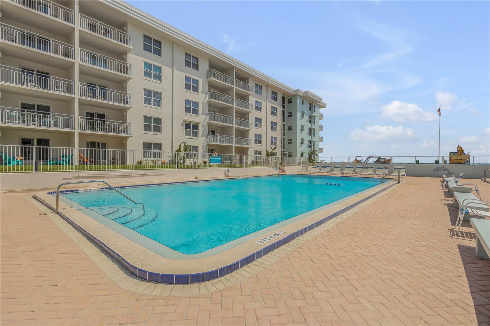 Image 41 of 60 For 4151 Atlantic Avenue 3090