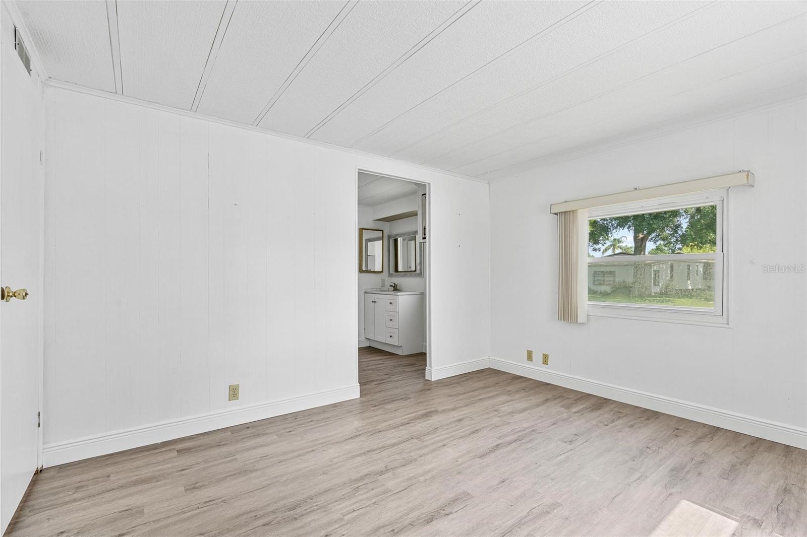 Image 14 of 29 For 703 Larado Drive