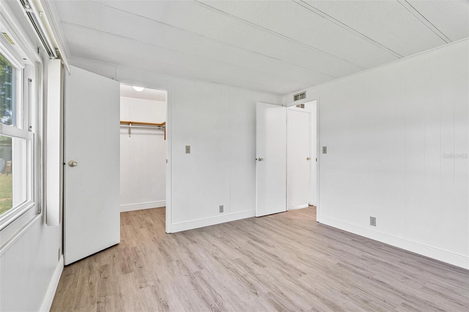 Image 18 of 29 For 703 Larado Drive