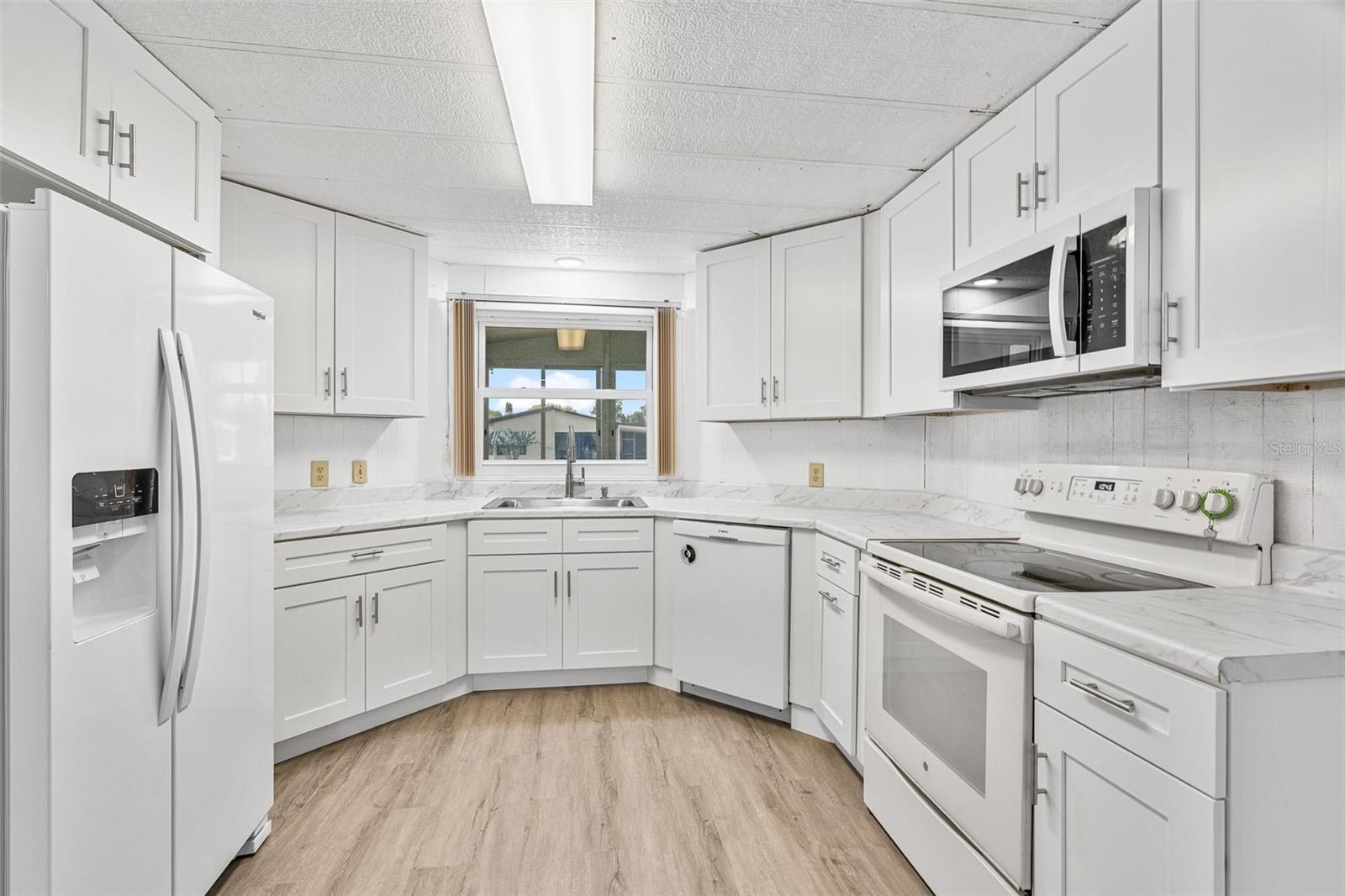 Image 6 of 29 For 703 Larado Drive