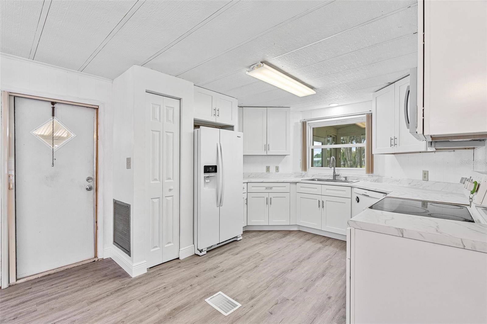 Image 7 of 29 For 703 Larado Drive