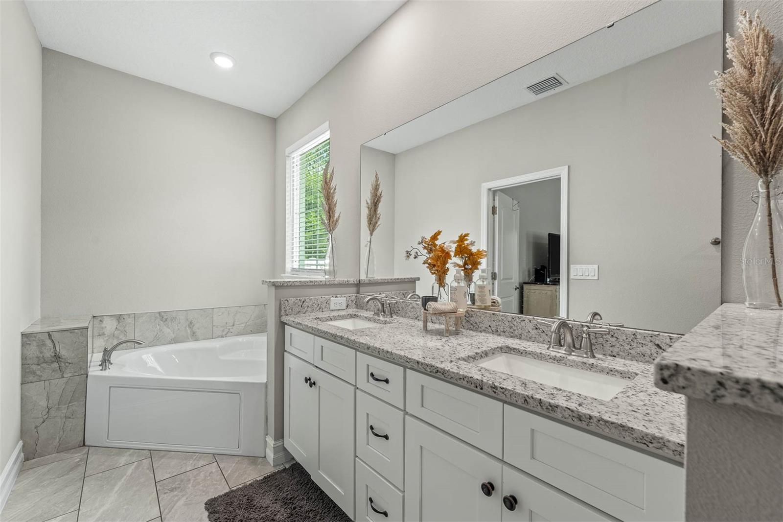 Image 23 of 42 For 1290 9th Street