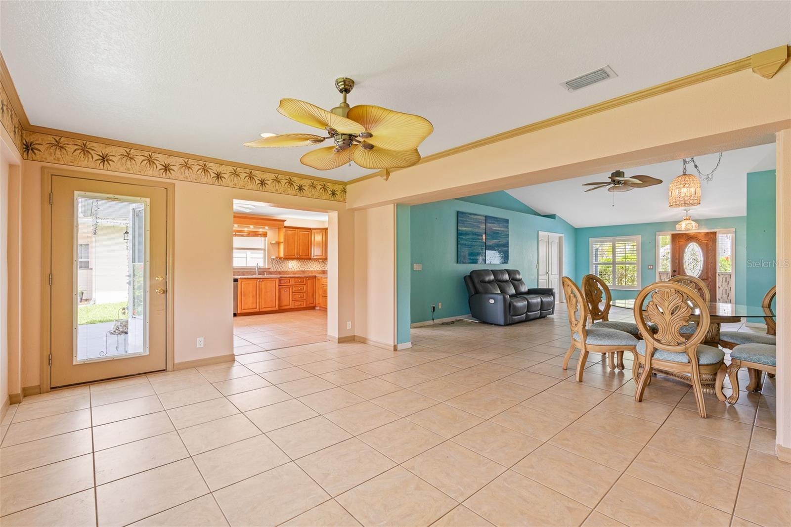 Image 13 of 33 For 223 Golf Club Drive