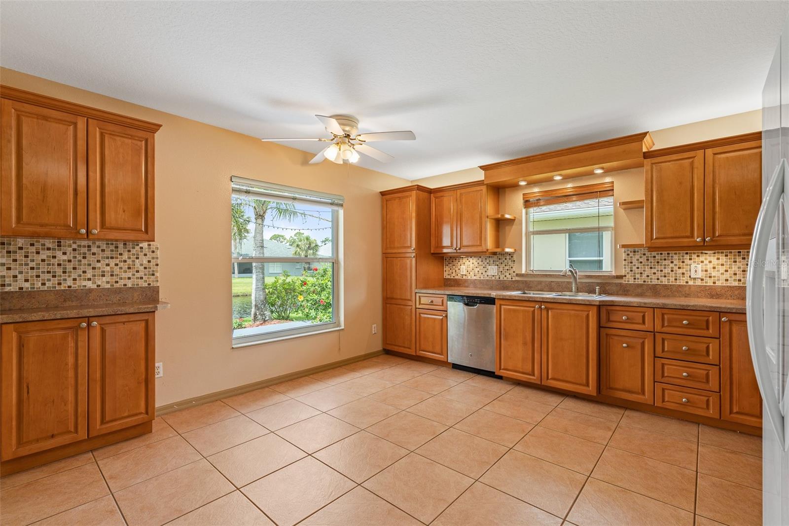 Image 16 of 33 For 223 Golf Club Drive