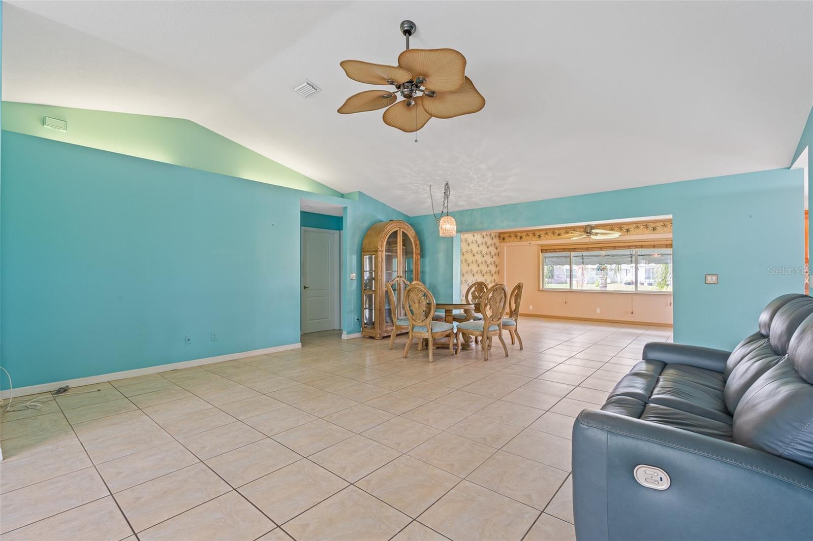 Image 9 of 33 For 223 Golf Club Drive