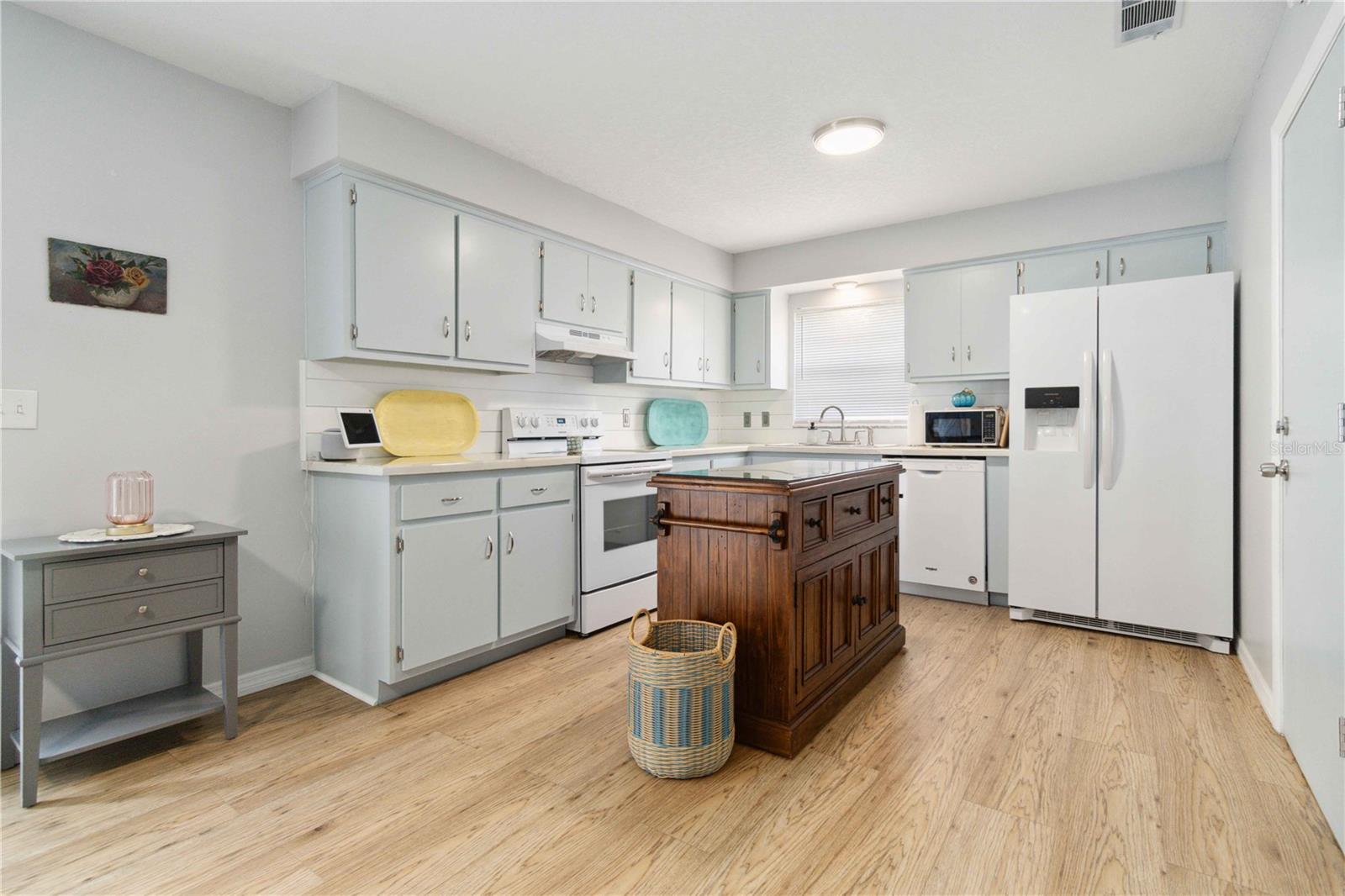 Image 11 of 27 For 1920 Travelers Palm Drive